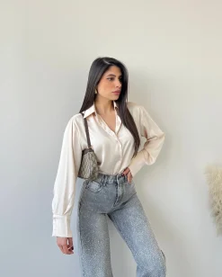 Blusa simil raso champagne