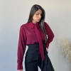 Camicia con cravatta bordeaux