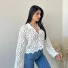 Camicia in crochet bianca
