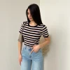 Maglia a righe beige e blu navy