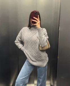 Maglione dolcevita con dettagli grey